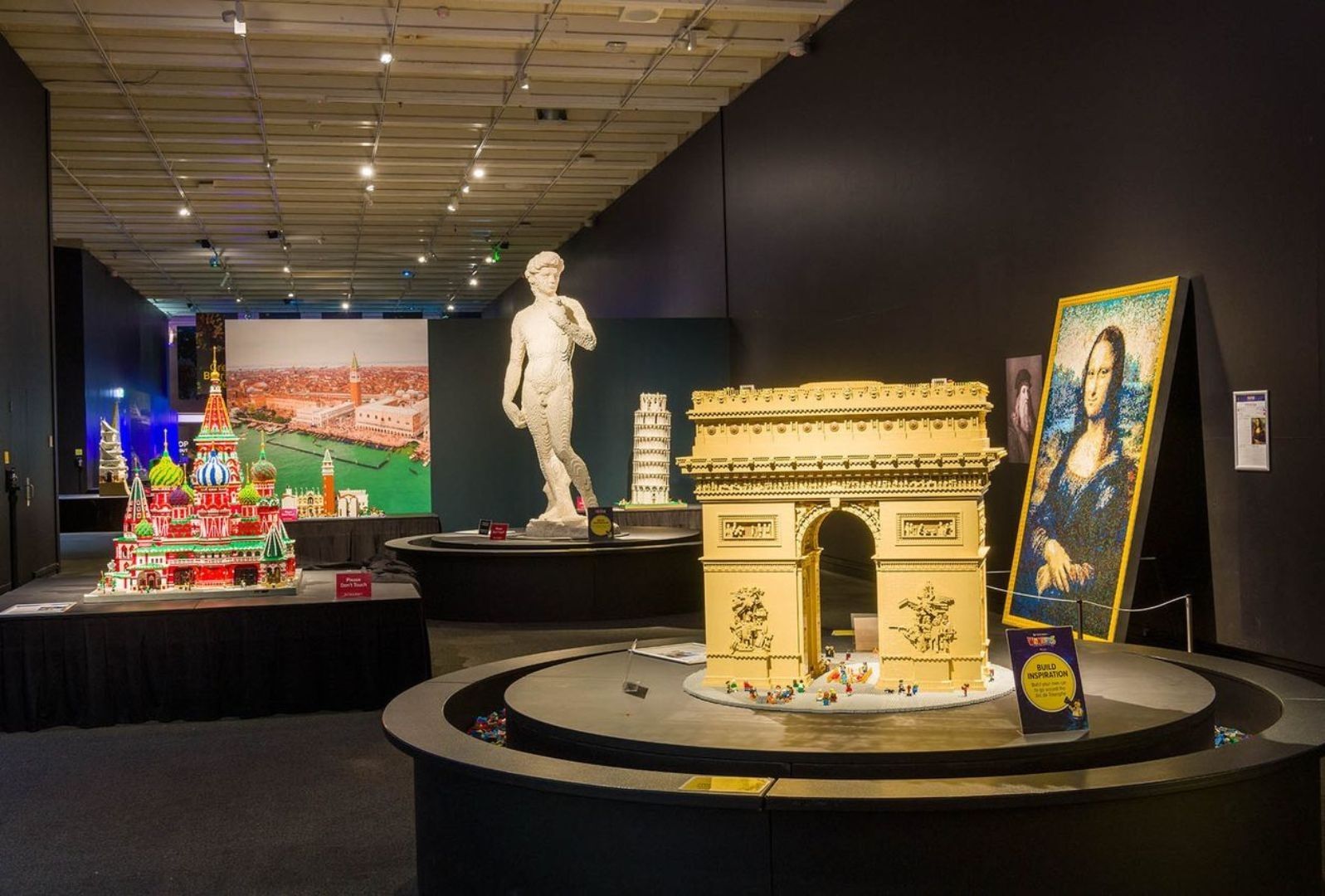 brickman-wonders-world_2025-11-11_17-06-20